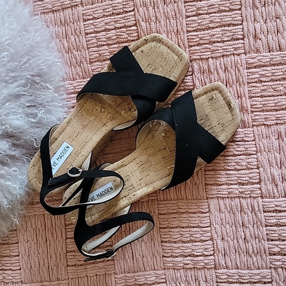 Steve Madden Black & Tan Suede Sandals, ankle buckle ✌️✌️✌️✌️ - Picture 3 of 10